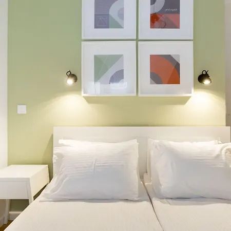 Dinostratus House - Boutique Studios-3